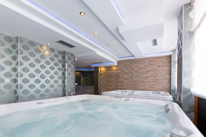 Premium Outdoor Whirlpools